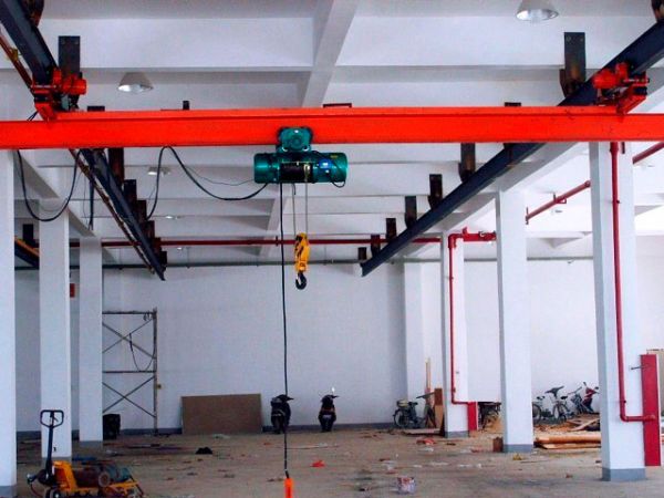 單梁起重機架設時的注意事項